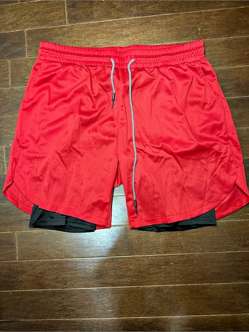 Athletic Shorts in Red Size Large